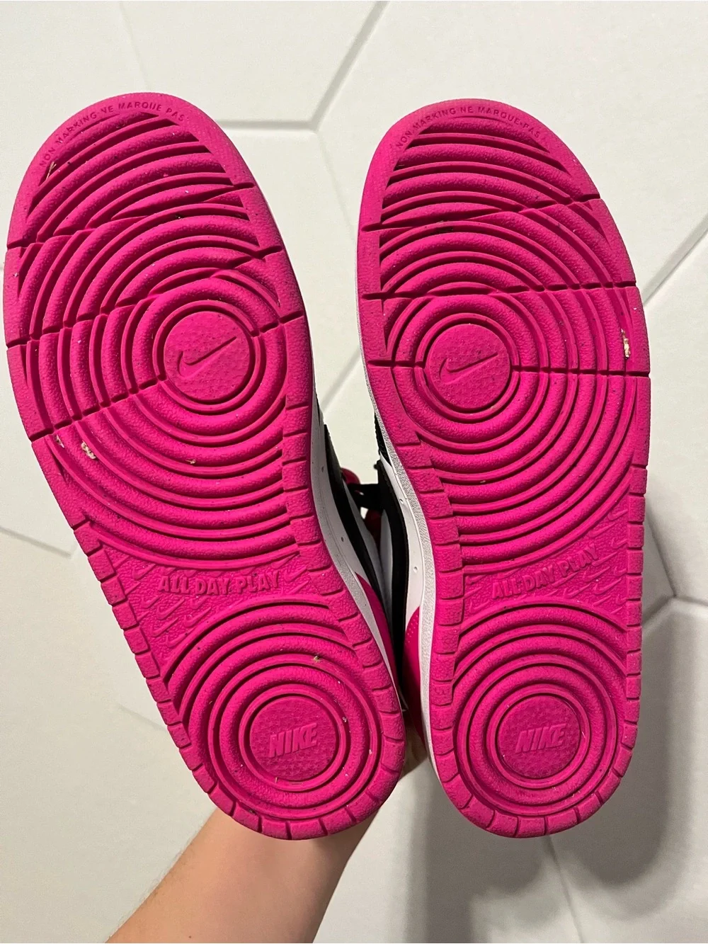 Nike Girls High-Top Sneakers in Pink/Black/White
